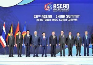 第28次中国—东盟领导人会议在吉隆坡举行 签署中国—东盟自贸区3.0版升级议定书