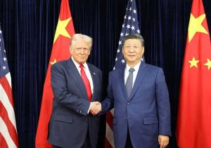 中国国家主席习近平同美国总统特朗普在韩国釜山会晤