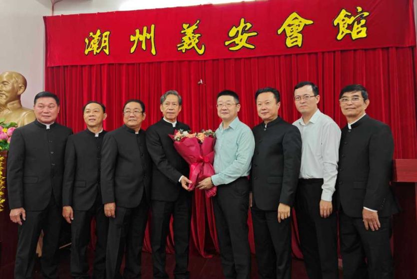 中国驻胡志明市总领事唐立走访越南胡志明市潮州义安会馆、福建二府会馆