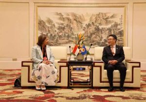 中国&mdash;东盟中心秘书长史忠俊会见印尼地方代表理事会副主席拉韦亚伊 