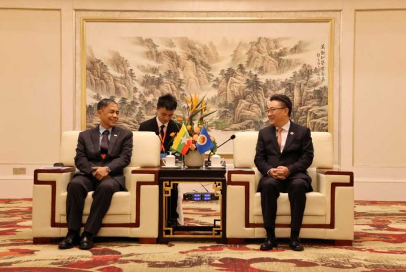 中国&mdash;东盟中心秘书长史忠俊会见缅甸总统府办公室二部部长吴哥哥莱