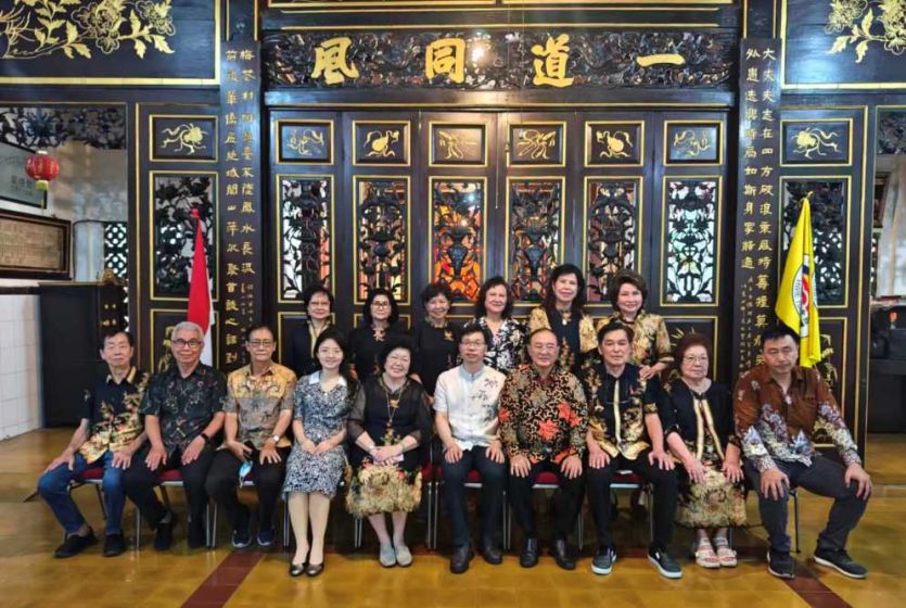 中国驻泗水总领事叶素走访印尼泗水惠潮嘉会馆