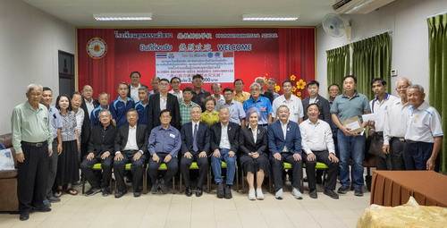 泰国中国和平统一促进总会向泰南华校和侨社捐赠赈灾善款