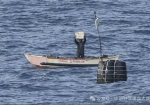 圣诞节中国海军在南海成功救助一名菲律宾渔民