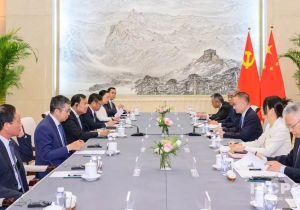 中共中央对外联络部部长刘海星会见越南国会国防安全与对外委员会代表团