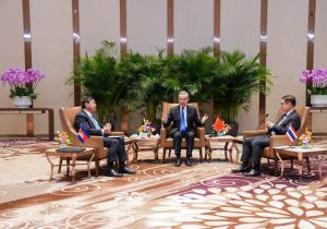 中国驻泰国大使披露：中国在泰柬边境冲突问题上的政策立场和所做工作 中国特使四次赴泰柬穿梭斡旋