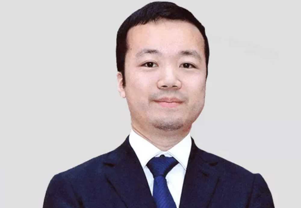 被美国通缉、涉嫌网络电信诈骗的柬埔寨太子集团创始人陈志已经被捕并遣送中国