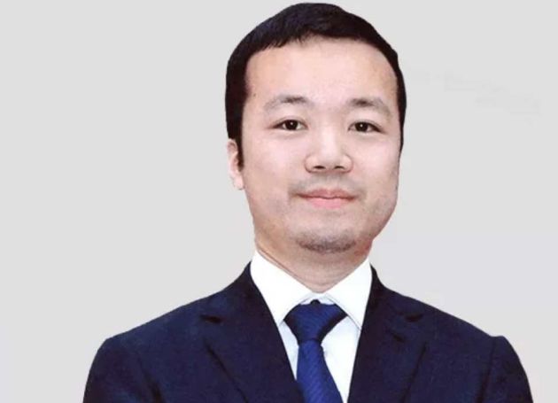 被美国通缉、涉嫌网络电信诈骗的柬埔寨太子集团创始人陈志已经被捕并遣送中国