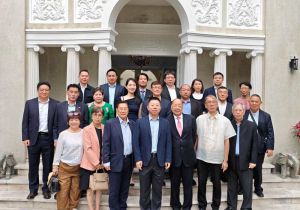 新任中国驻菲律宾大使井泉与菲华文媒体代表座谈 希望助力中菲关系早日重返正轨