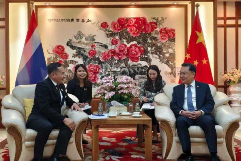 中国驻泰国大使张建卫会见泰国会上议院军队和国家安全委员会主席沙瓦将军一行