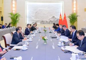 中共中央对外联络部部长刘海星会见新加坡人民行动党代表团