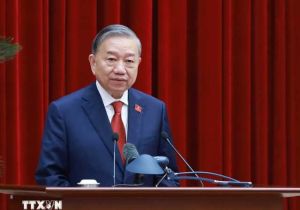 越共第十四届中央委员会选举19人为中央政治局委员 苏林连任越共中央总书记