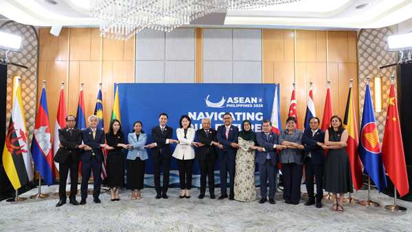 落实《南海各方行为宣言》第25次高官会在菲律宾宿务举行