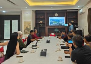 中国驻登巴萨总领事张志昇举行领区主流媒体新年吹风会