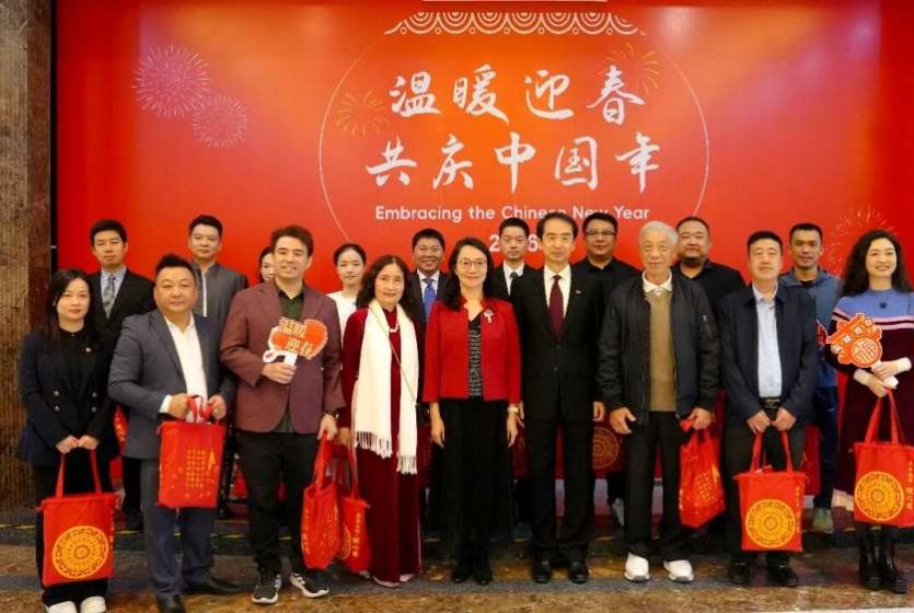 中国驻越南使馆举办2026年&ldquo;温暖迎春&middot;共庆中国年&rdquo;新春招待会 中资机构、华人华侨和留学生代表等百余人参加