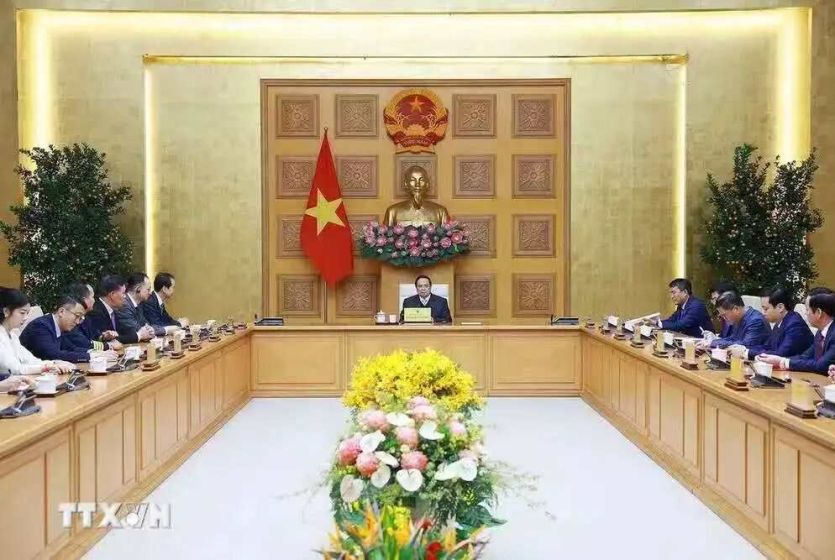 越南政府总理范明政会见中国驻越南大使何炜