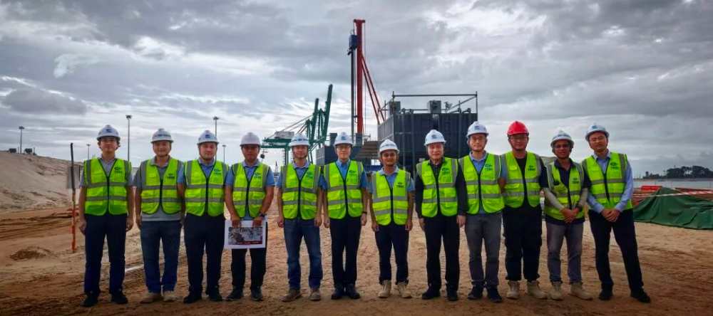 2026年春节之际 中国驻文莱大使陈少春走访慰问在文中资企业