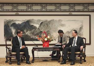 中国外交部副部长孙卫东礼节性会见菲律宾外交部部长助理兼亚太司司长