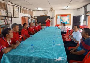 中国驻清迈总领事陈海平节日走访慰问泰北山区华校