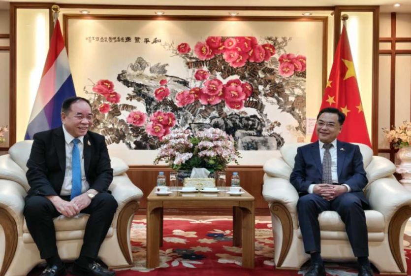中国驻泰国大使张建卫在使馆会见泰华进出口商会理事长林俊然
