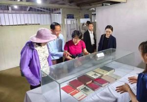 中国驻老挝大使方虹考察调研老挝华潘省&ldquo;中国洞&rdquo;等革命遗址