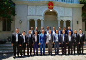 中国驻菲律宾大使井泉会见菲律宾旅菲各校友会联合会代表