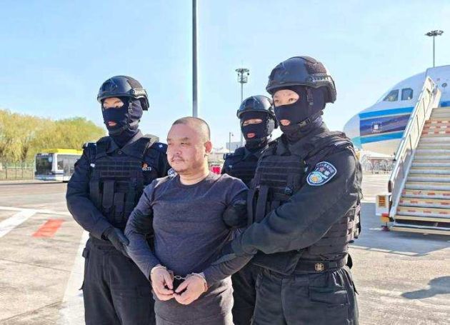 太子集团创办人陈志犯罪集团核心骨干李雄被柬埔寨逮捕并移交中国 其柬埔寨国籍被撤销