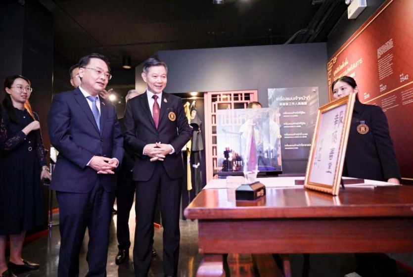 中国驻泰国大使张建卫走访泰国华侨报德善堂