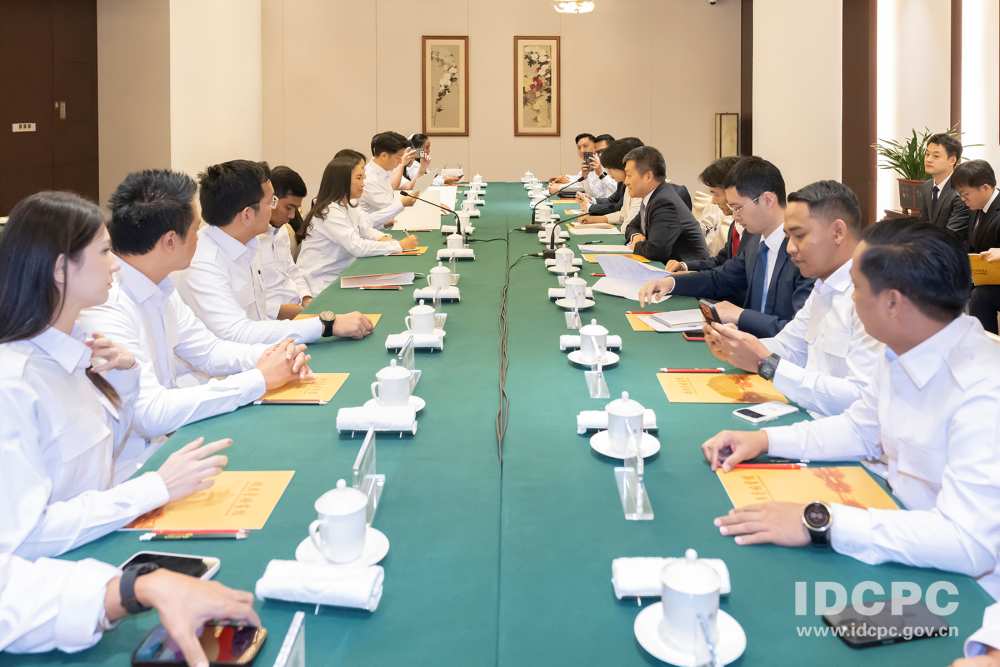 中共中央对外联络部副部长陆慷会见印尼大印尼行动党干部考察团