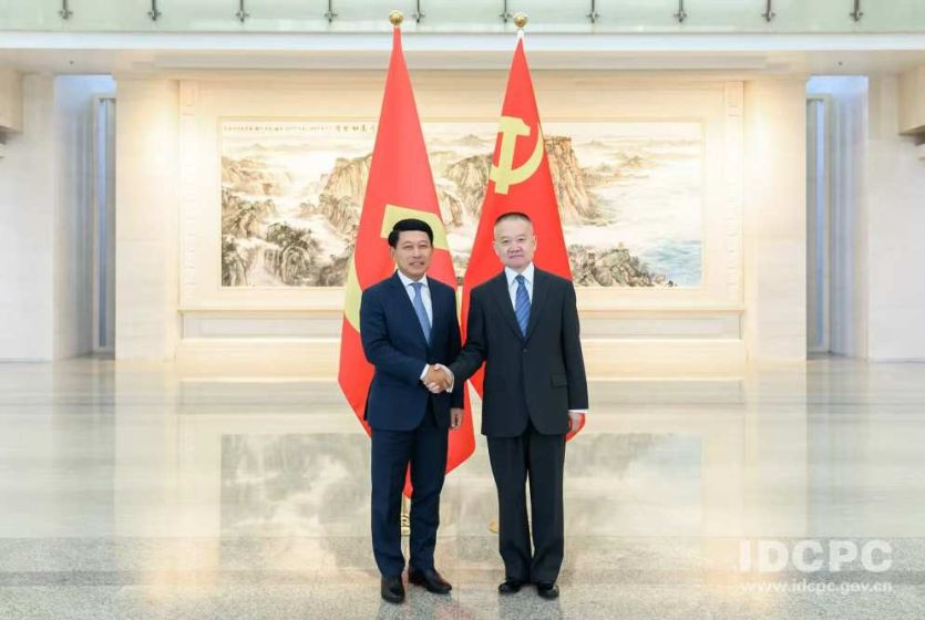 中共中央对外联络部部长刘海星会见老挝人民革命党中央总书记、国家主席特使沙伦赛