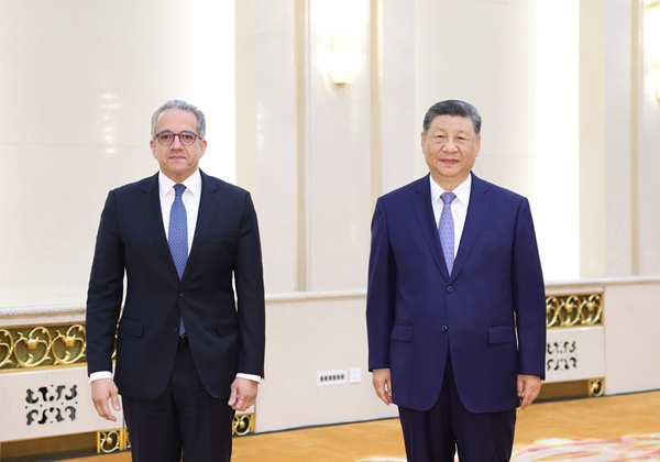 中国国家主席习近平会见联合国教科文组织总干事阿纳尼