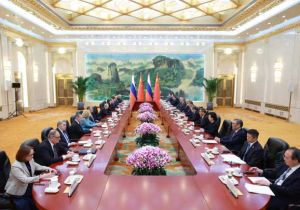 中国和俄罗斯发表倡导世界多极化和新型国际关系联合声明