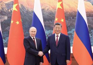 中国国家主席习近平同俄罗斯总统普京举行会谈 一致同意《中俄睦邻友好合作条约》继续延期