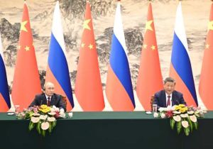 中国国家主席习近平同俄罗斯总统普京共同会见记者