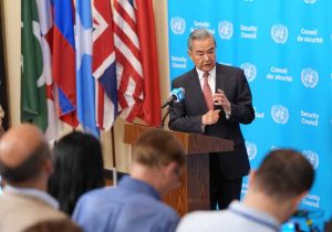  中国外交部长王毅：下任联合国秘书长至少要符合四个&ldquo;硬指标&rdquo;