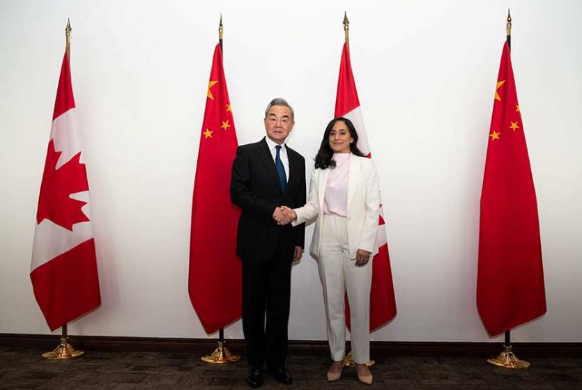 中国外长王毅同加拿大外长阿南德会谈 同意建立中加外长战略对话机制