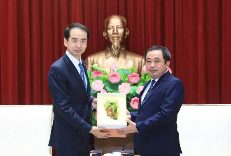 中国驻越南大使何炜会见河内市委书记陈德胜 中方愿助力河内当好越南和中越关系发展排头兵