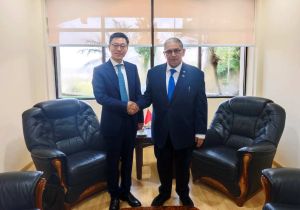 中国驻文莱大使陈少春会见文莱外交主管部长艾瑞万