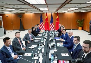 中国外交部长王毅在菲律宾会见美国国务卿鲁比奥 要求美方尊重中国的核心利益