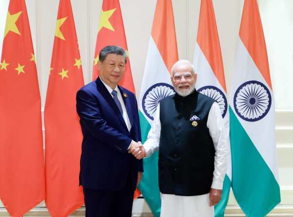 中国国家主席习近平会见印度总理莫迪