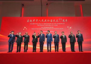 中国驻泰国大使馆举行庆祝中华人民共和国成立77周年招待会 泰国总理阿努廷出席