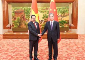  中国全国人大常委会委员长赵乐际同越南国会主席陈青敏会谈并共同主持中越立法机构联合委员会第二次会议